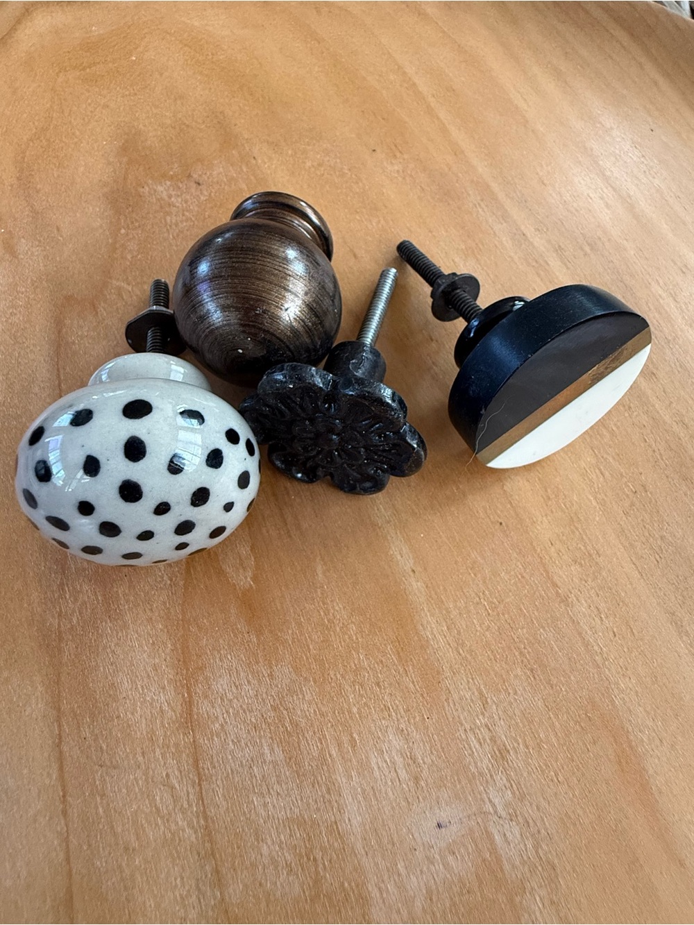 Mixed Lot of 4 Decorative Drawer Pulls and Knobs For Home and Crafting